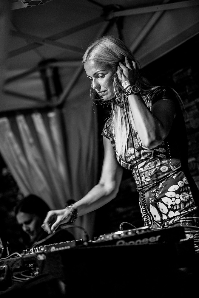 DJ Kattka (lounge), Marián Jaslovský (saxofón) - Parna párty 2017